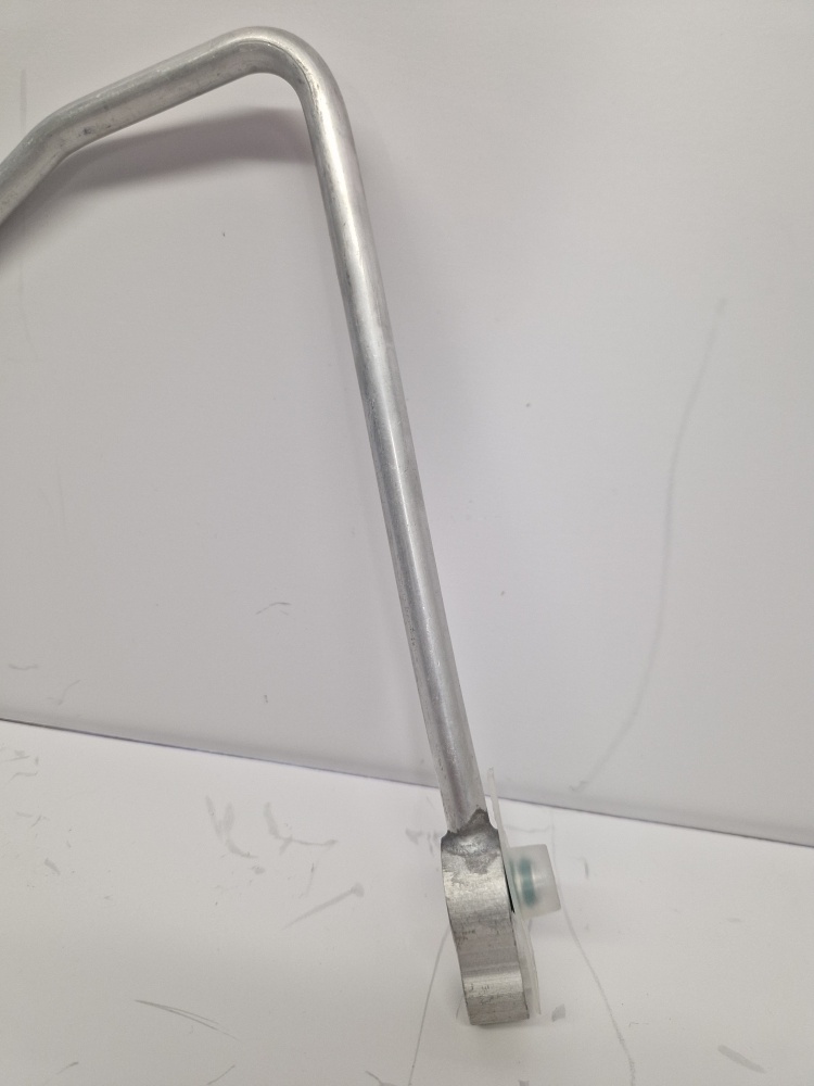 21230-8120052-21 Трубопровод кондиционера от конденсатора к ресиверу, Август 