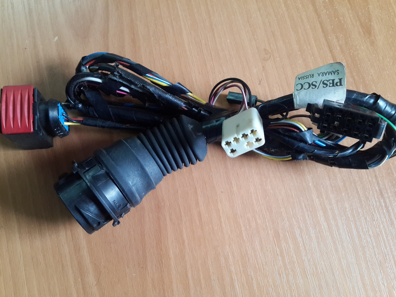 11180-3724550-20 Жгут дверей передней правой