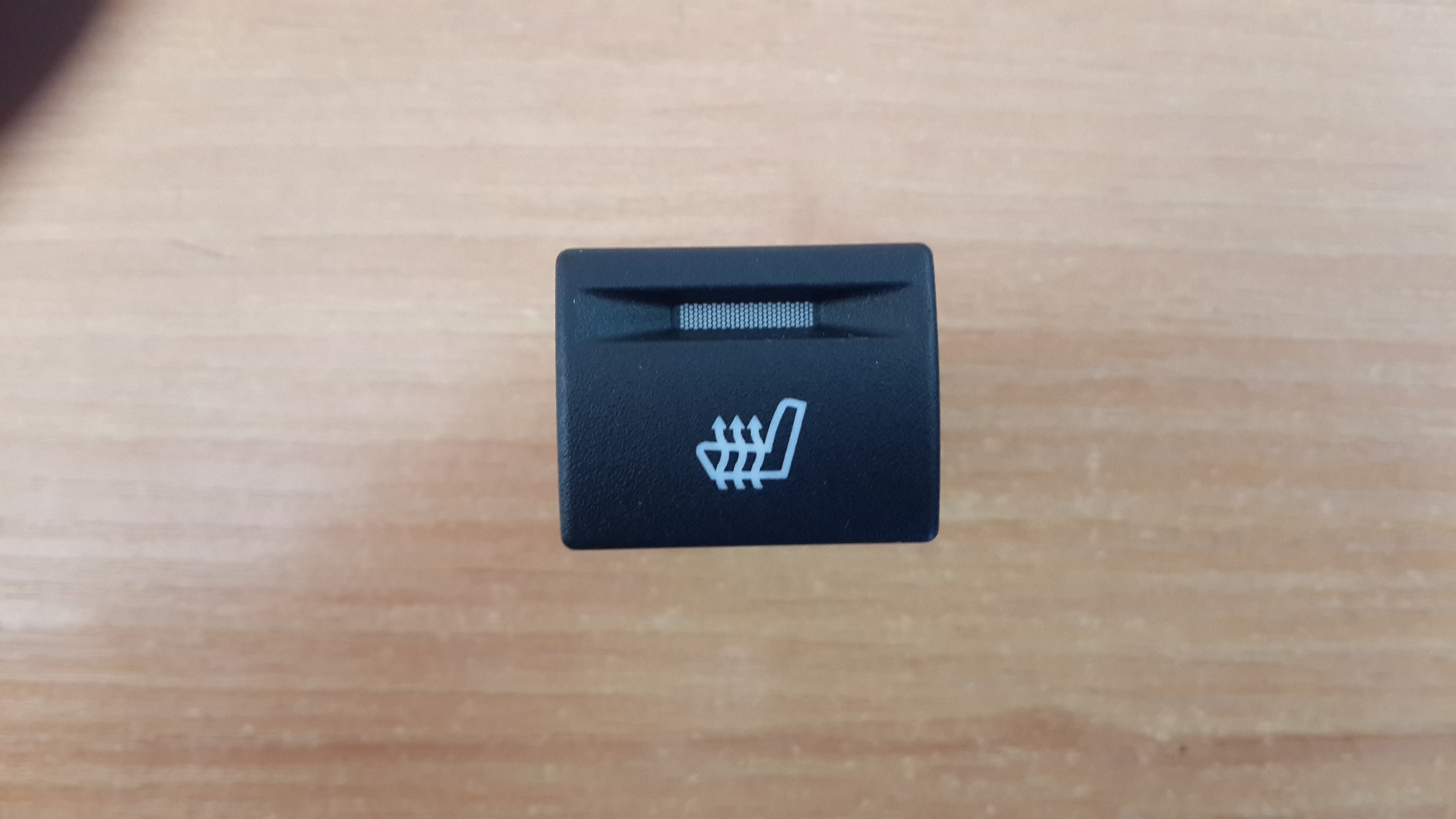 21900-3709710 Кнопка обогрева сидений FL, белая подсветка