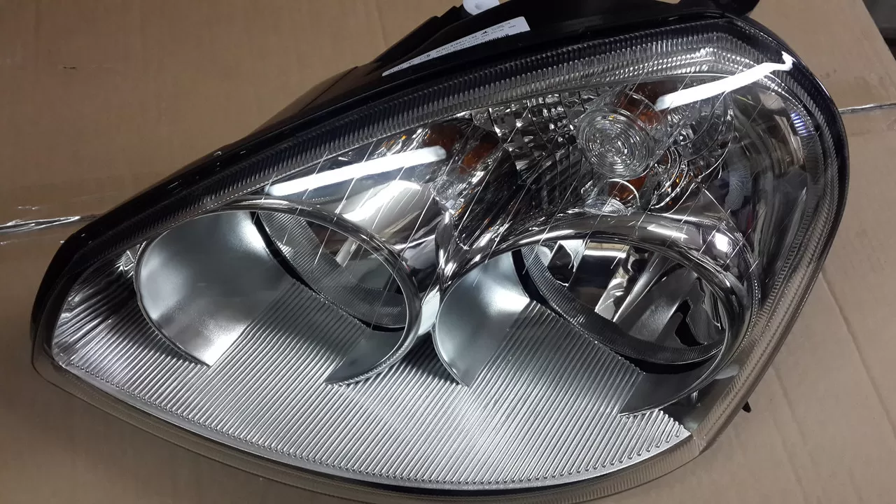 21700-3711010-00 Фара BOSCH правая