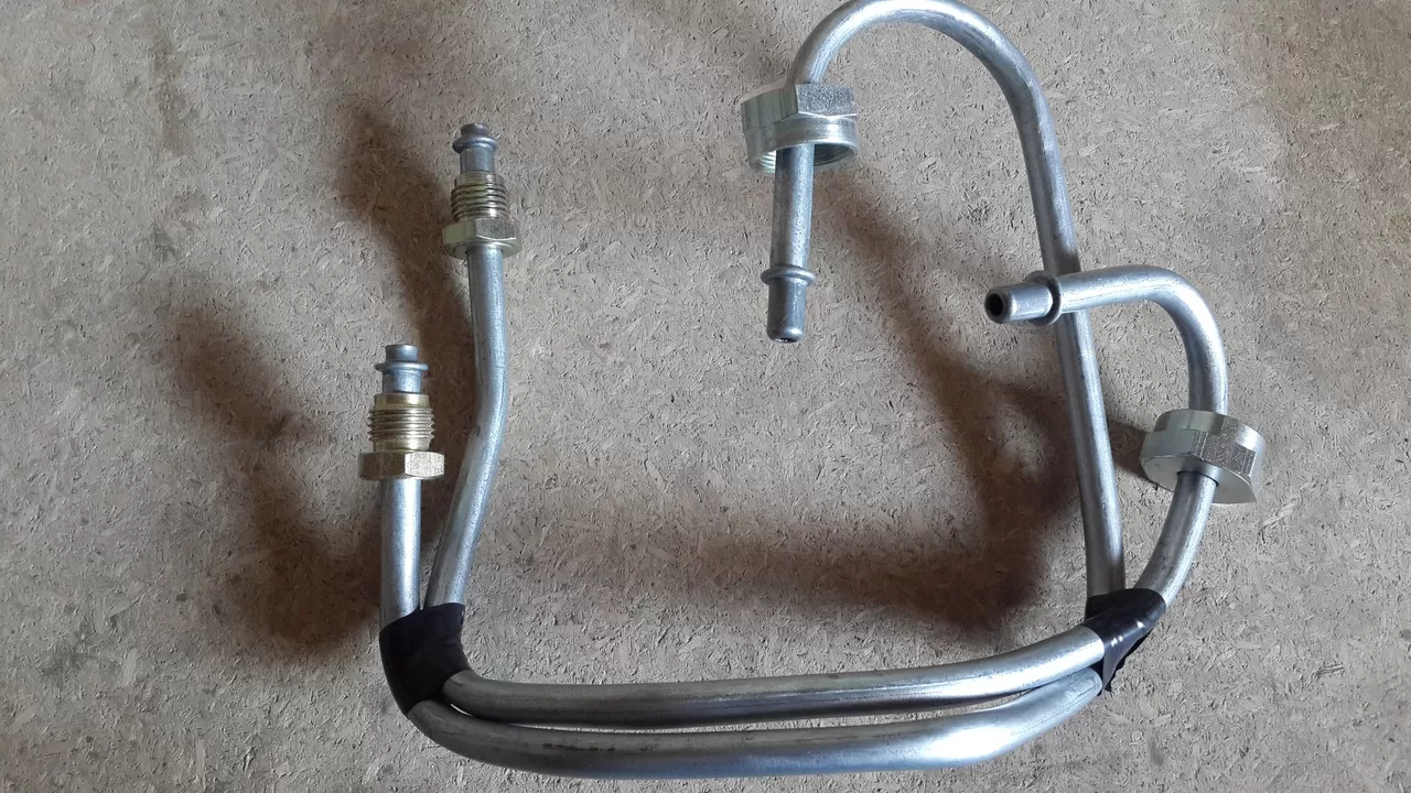 21082-1104013/54 Трубки рампы